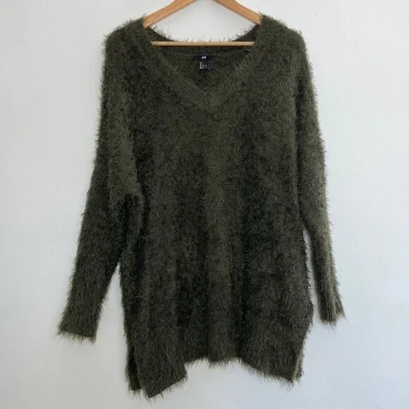 H&M Dark Green Fluffy Shaggy V Neck Sweater - Picture 1 of 7